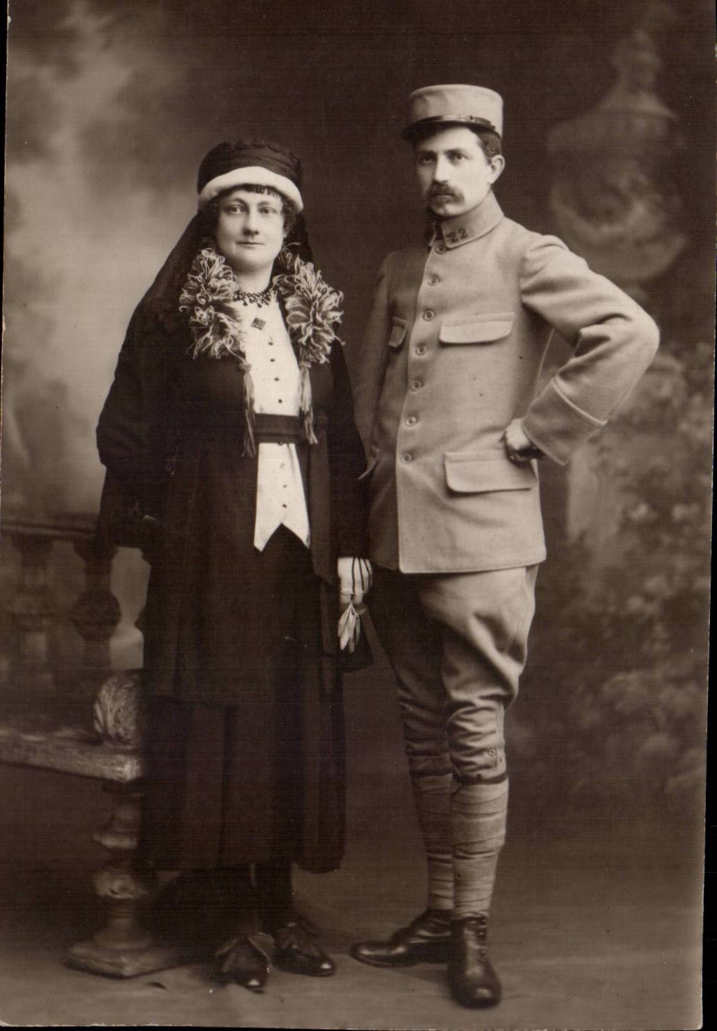 CARTE PHOTO Militaria Soldat Poilu