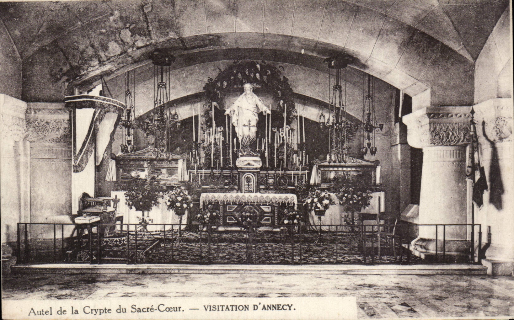 CPA Annecy Autel de la crypte du Sacre Coeur