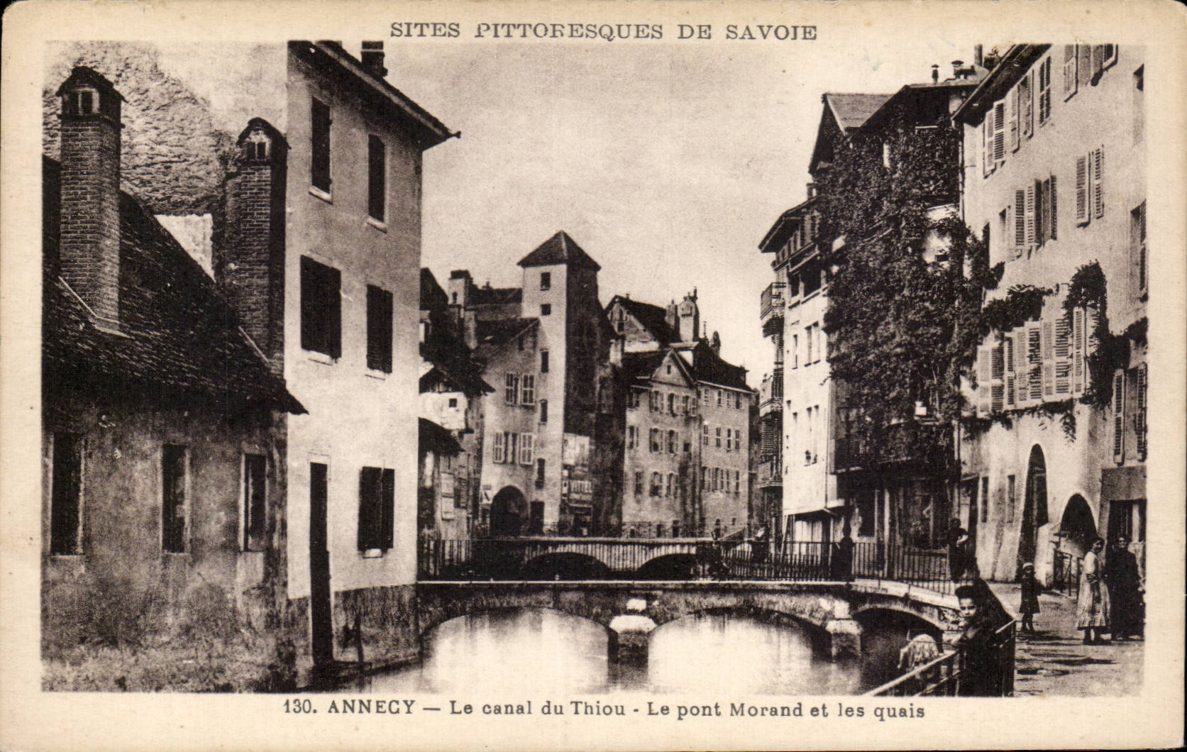 CPA Annecy Le canal du Thiou Le pont Morand et les quais