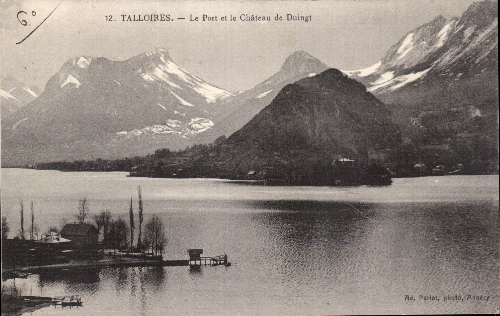 CPA Surroundings Annecy Talloires the port and the castle of Duingt