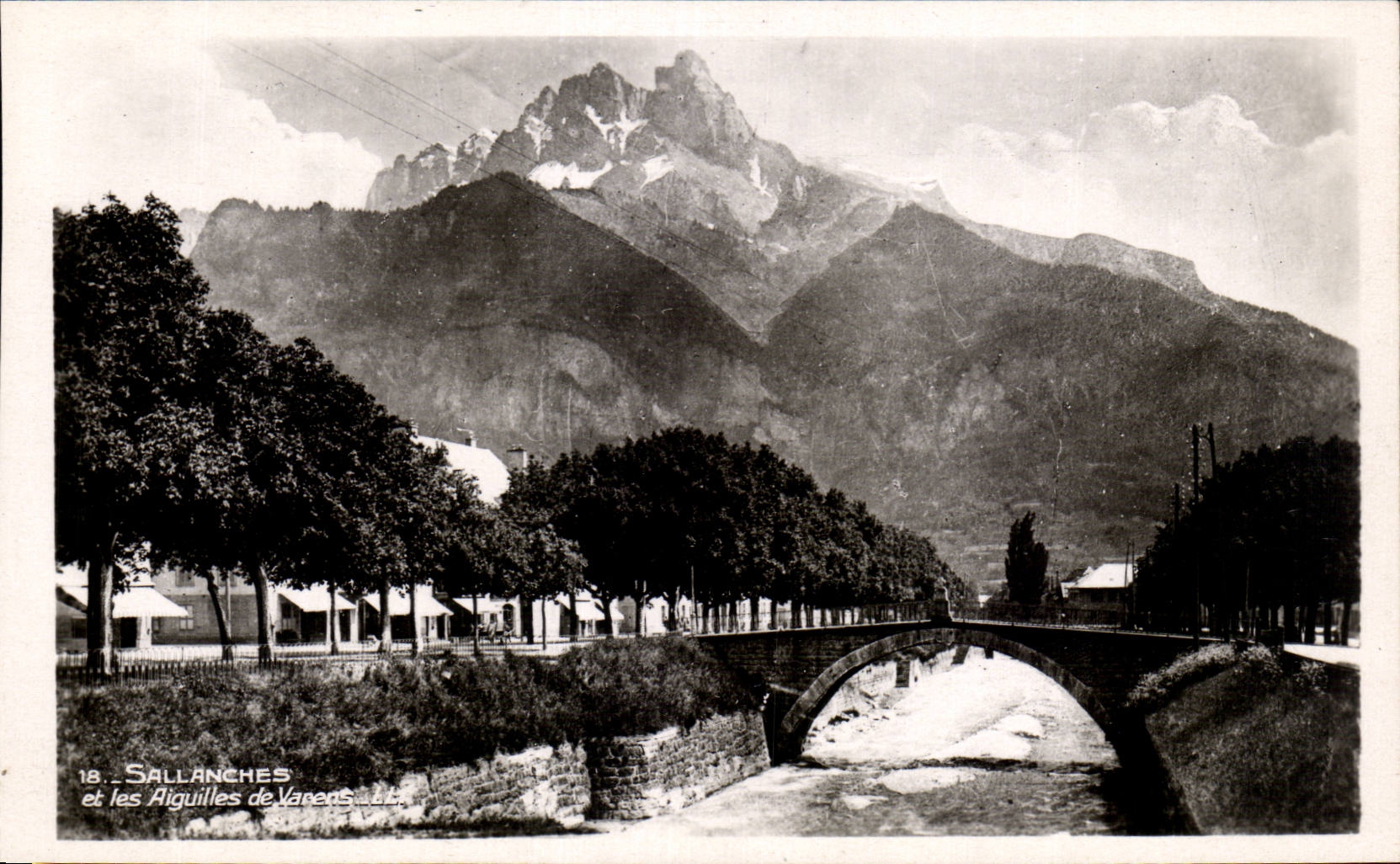 CPA Sallanches the public garden and needles of Varens