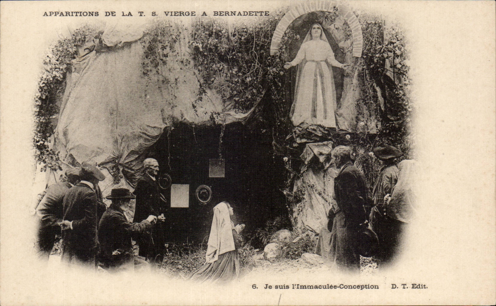 CPA Apparitions de la TS Vierge a Bernadette Lourdes