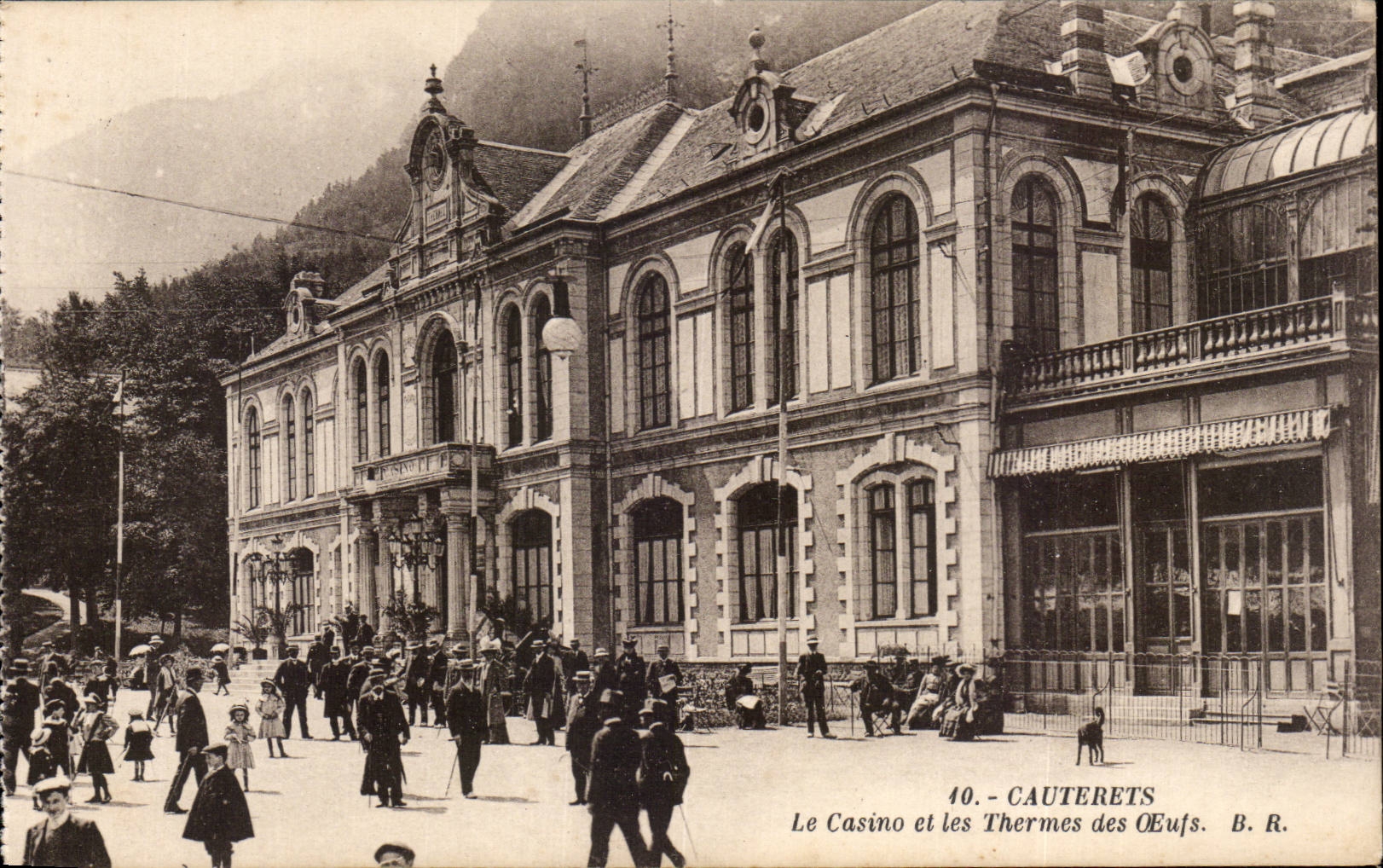 CPA Cauterets the casino and thermal baths of eggs