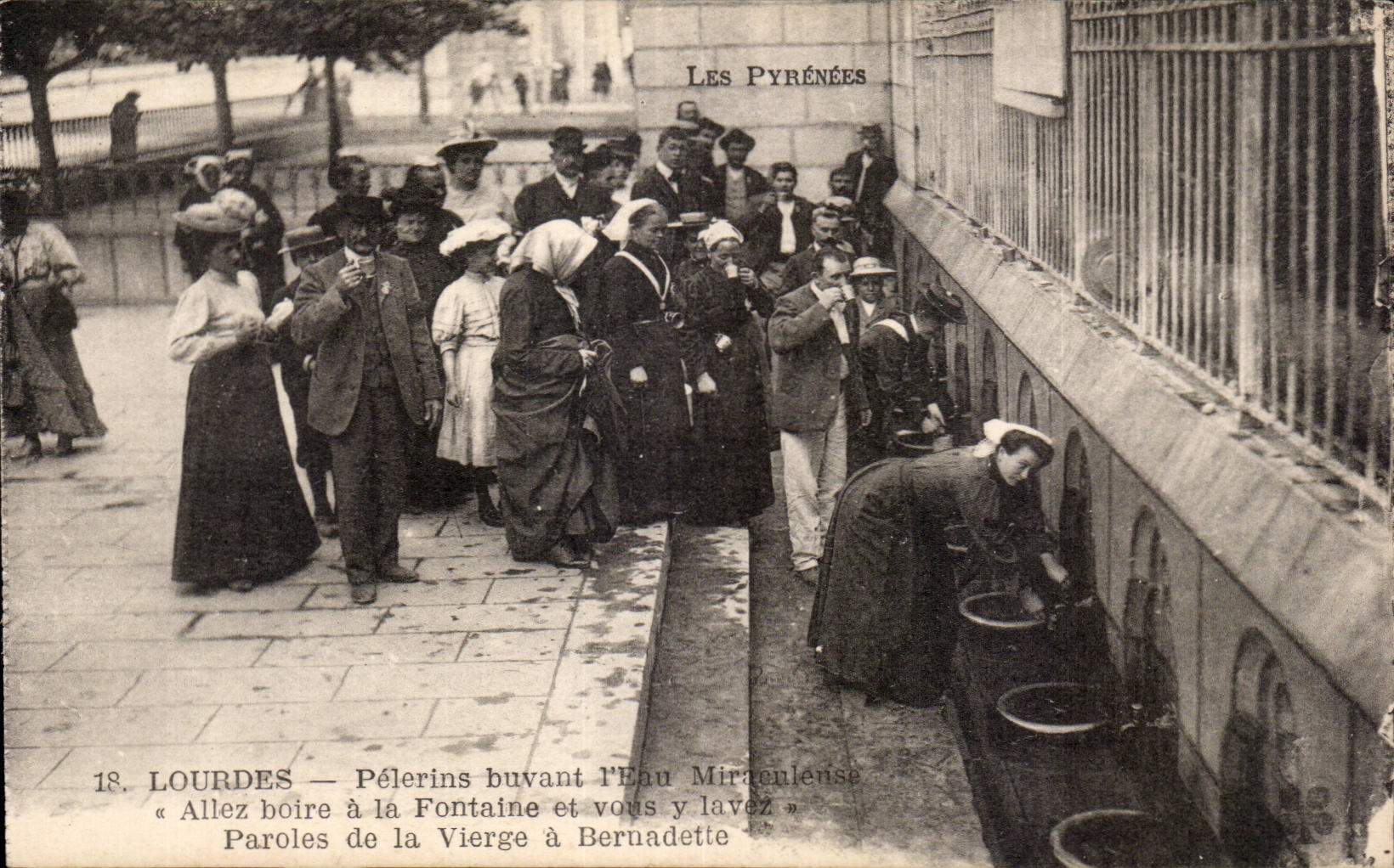 CPA Lourdes Pilgrims drinking miraculous water