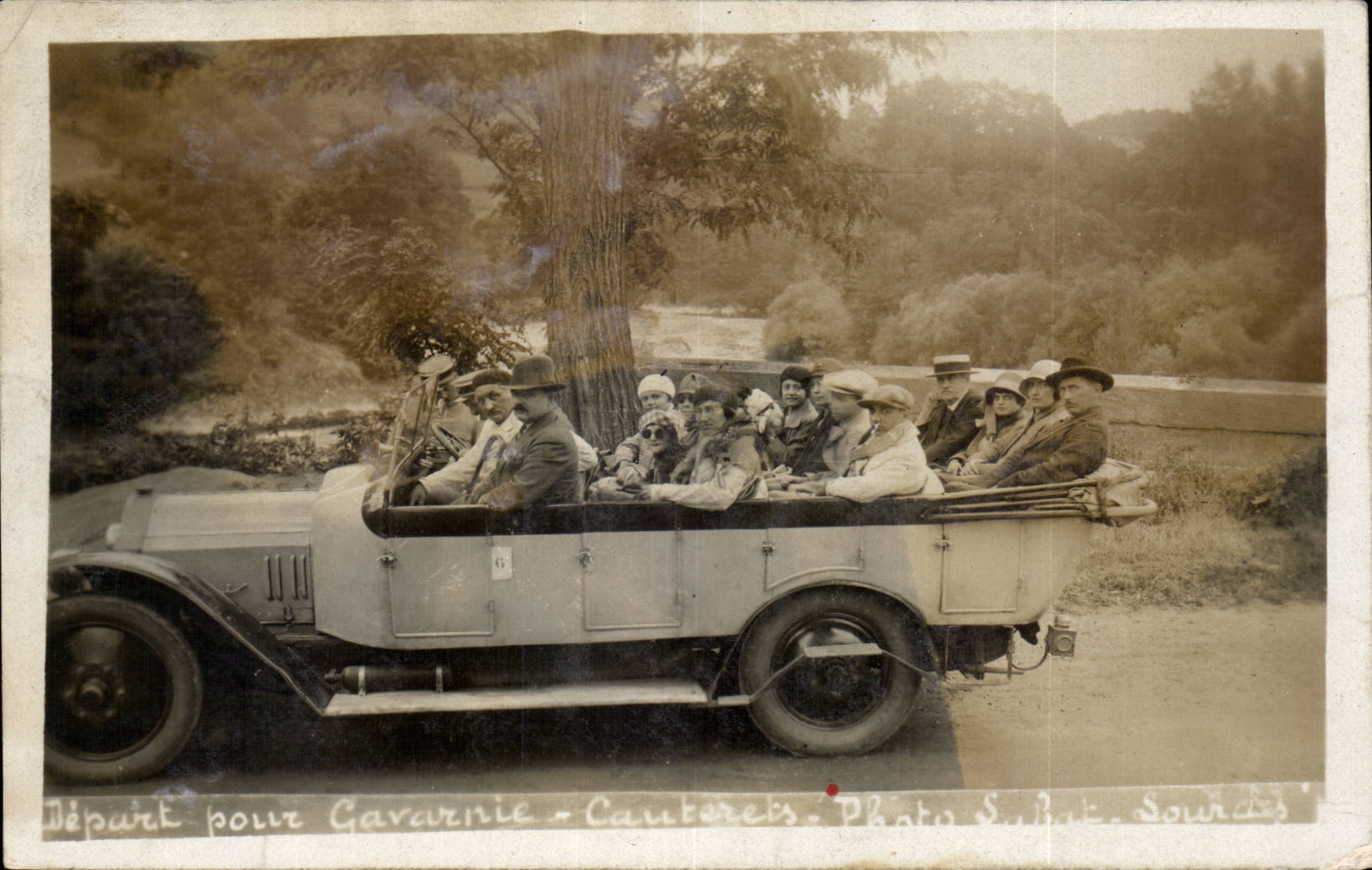 CARTE PHOTO Lourdes Depart pour Gavarnie Automobile Voiture