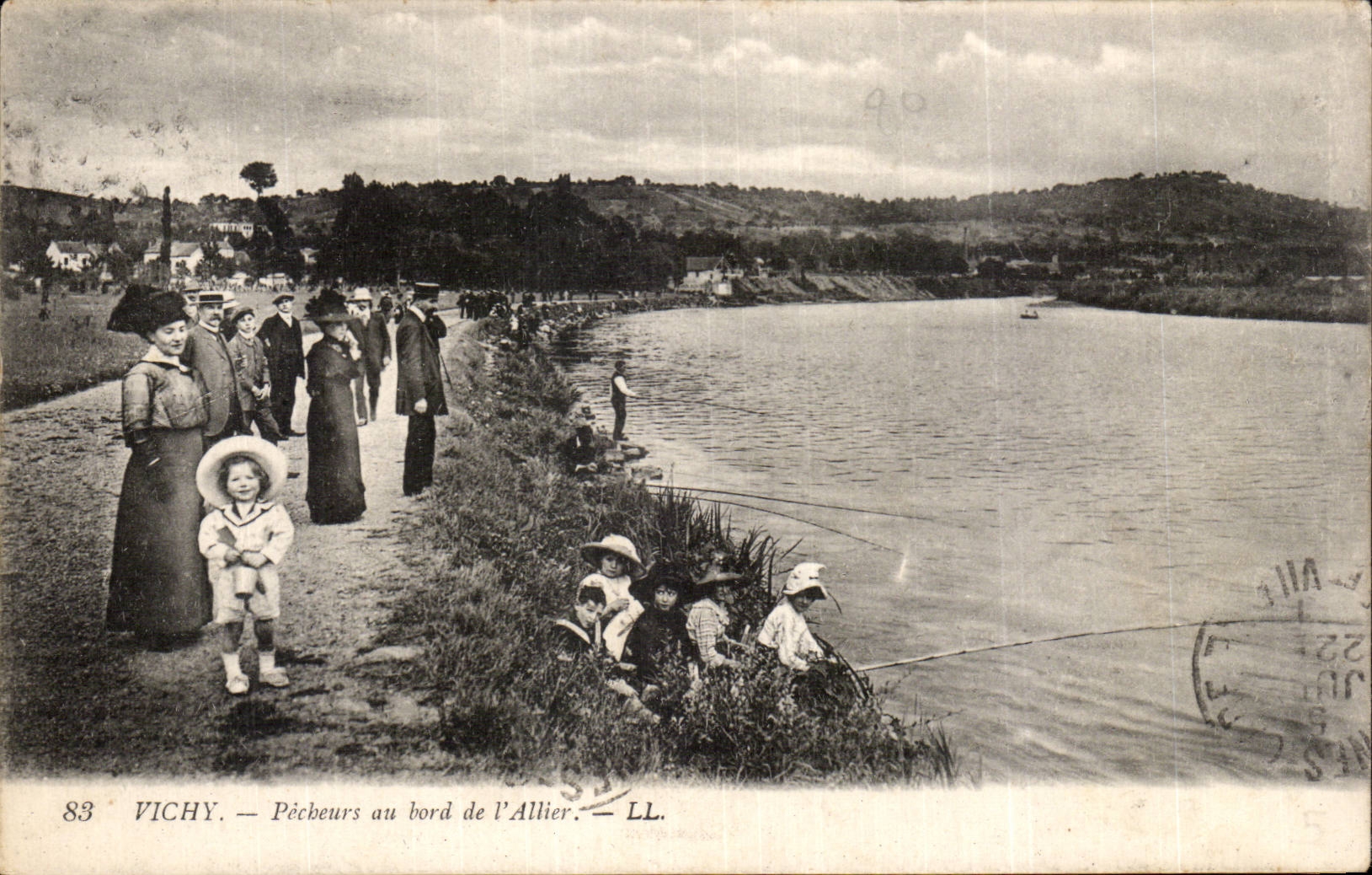 CPA Vichy Pecheurs au bord de l Allier
