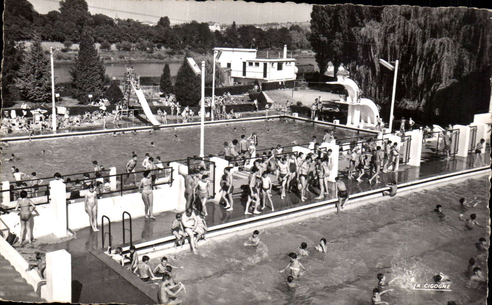 CPA Vichy Stade nautique de Bellerive les deux piscines
