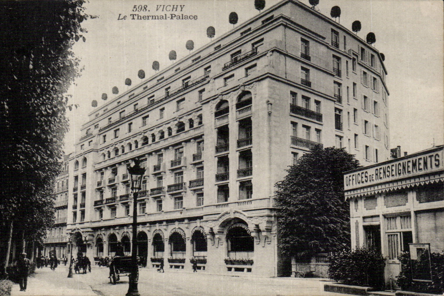 CPA Vichy Le Thermal Palace