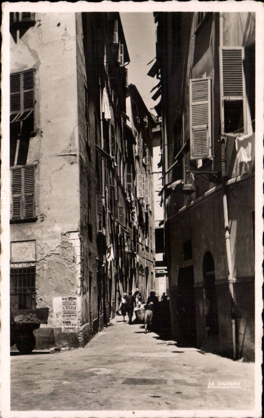 CPA Niza una calle en Niza el viejo hombre