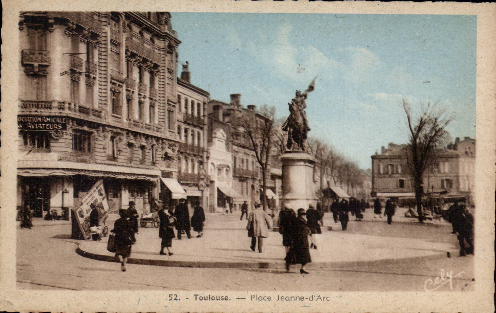 CPA Toulouse coloca el arco de Jeanne