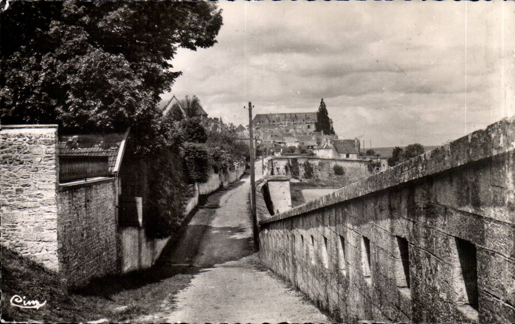 Langres - Les Remparts - CPA 