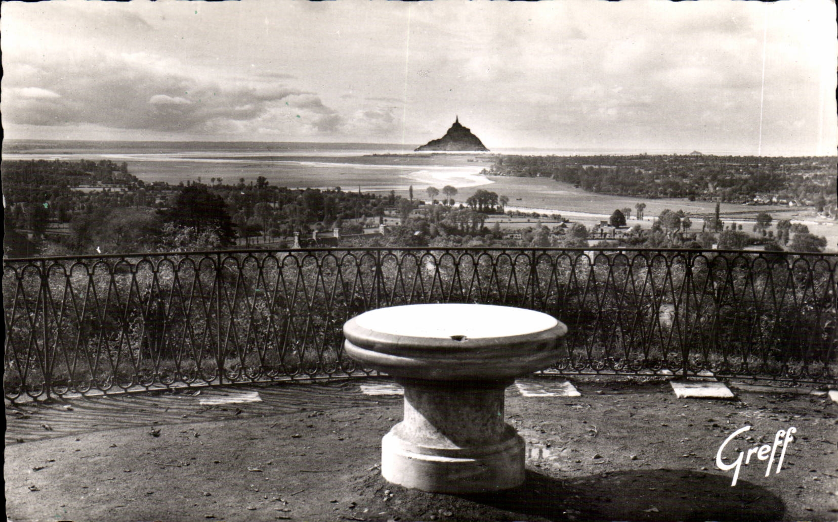 Avranches - con el jardin botAnico - la orientacion de la tabla - CPA