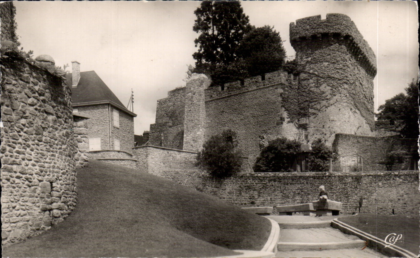 Avranches - la torre y las paredes de la mujer mayor - CPA