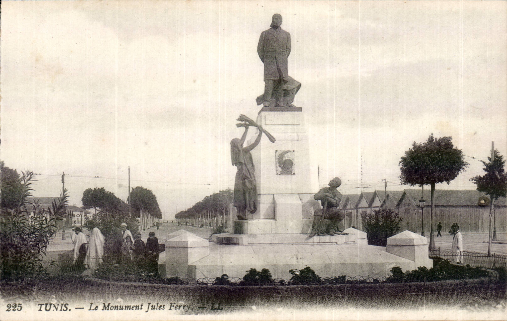 CPA Tunisia Tunis the monument Jules Ferry