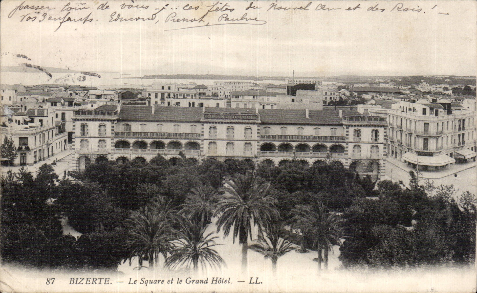 CPA Tunisie Bizerte le square et le grand hotel