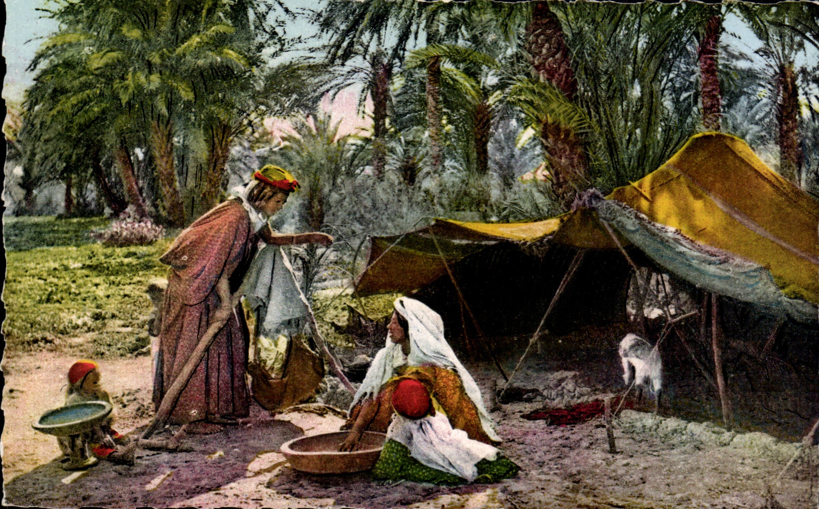 CPA Scenes et types d Afrique du Nord La preparation du couscous