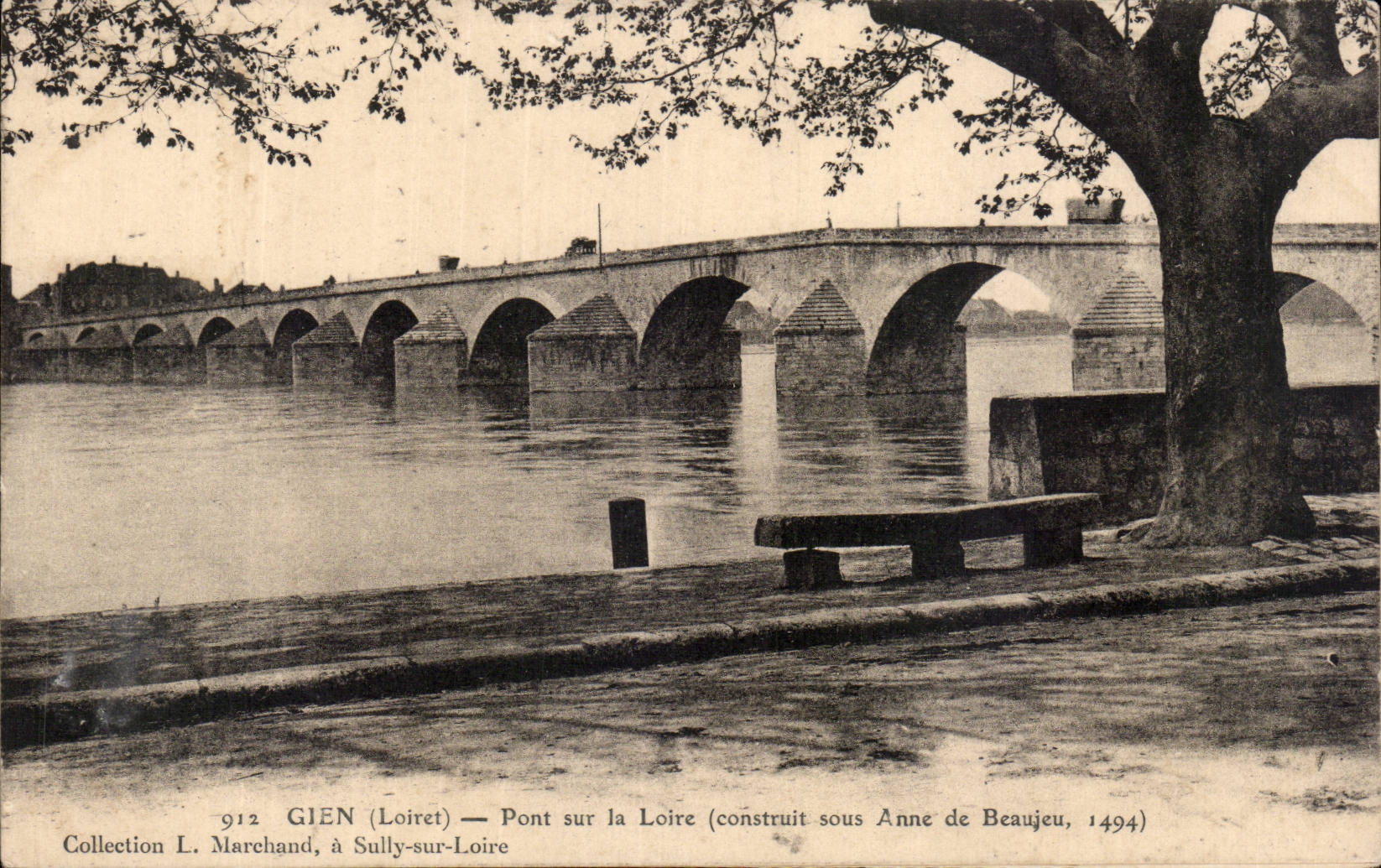 CPA Gien Bridge on the Loire (built under Anne de Beajeu 1494)