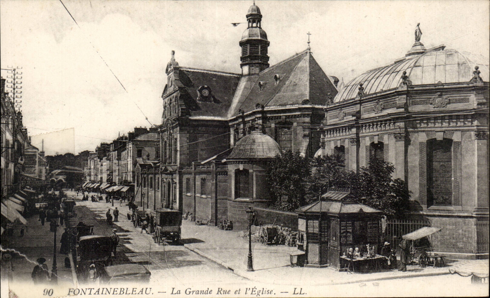 CPA Fontainebleau La grande rue et l eglise