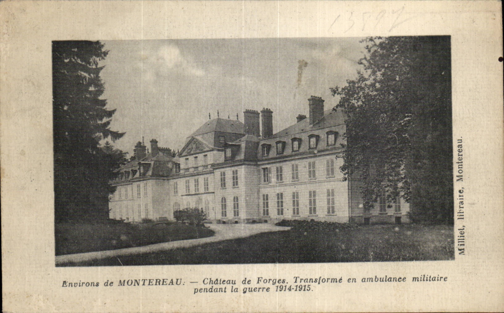 CPA Surroundings of Montereau Castle of Forging mills