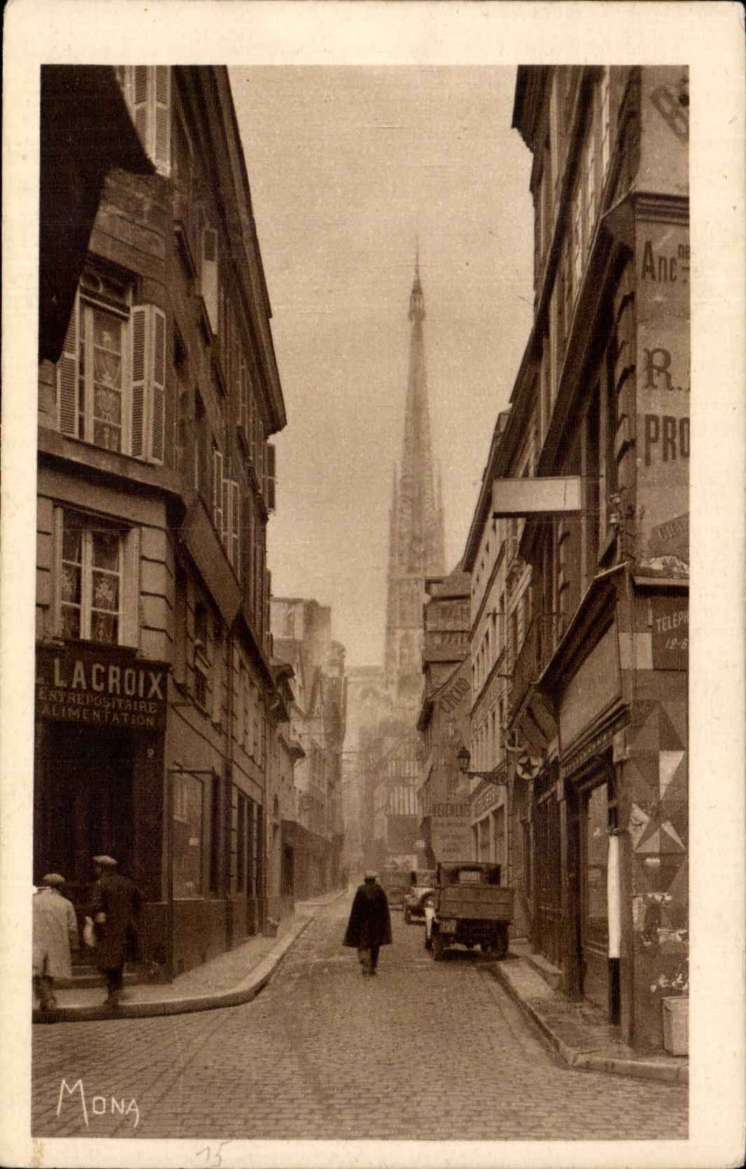 CPA Rouen the street of the Vat and the arrow of the Lacroix cathedral