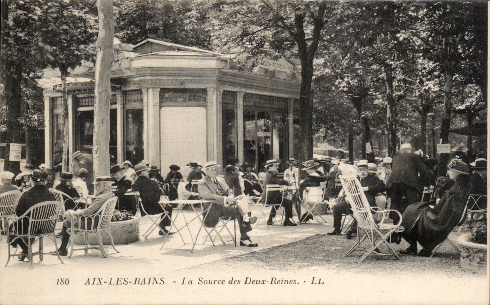 CPA Aix les Bains La source des deux Reines