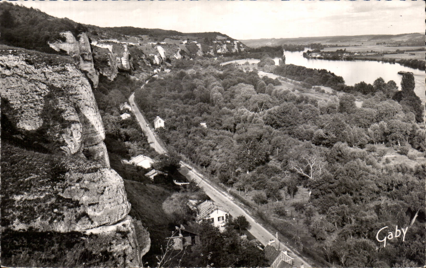Elbeuf Orival - Les Roches et la Vallee de la Seine - CPA 