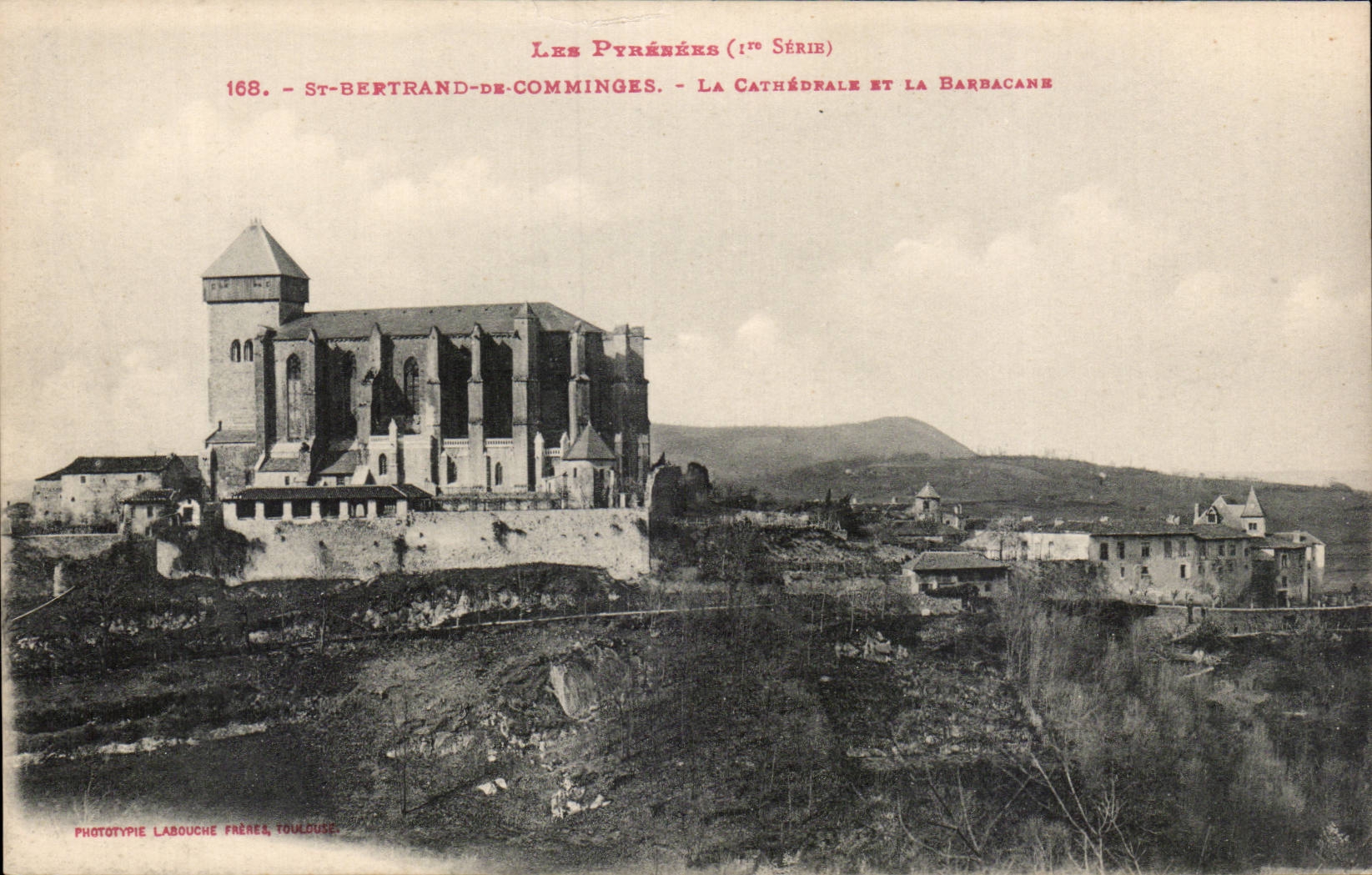 CPA St Bertrand de Comminges the cathedral and the Weephole
