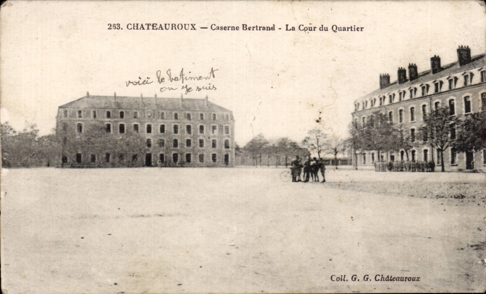 CPA Chateauroux Barracks Bertrand court of the district