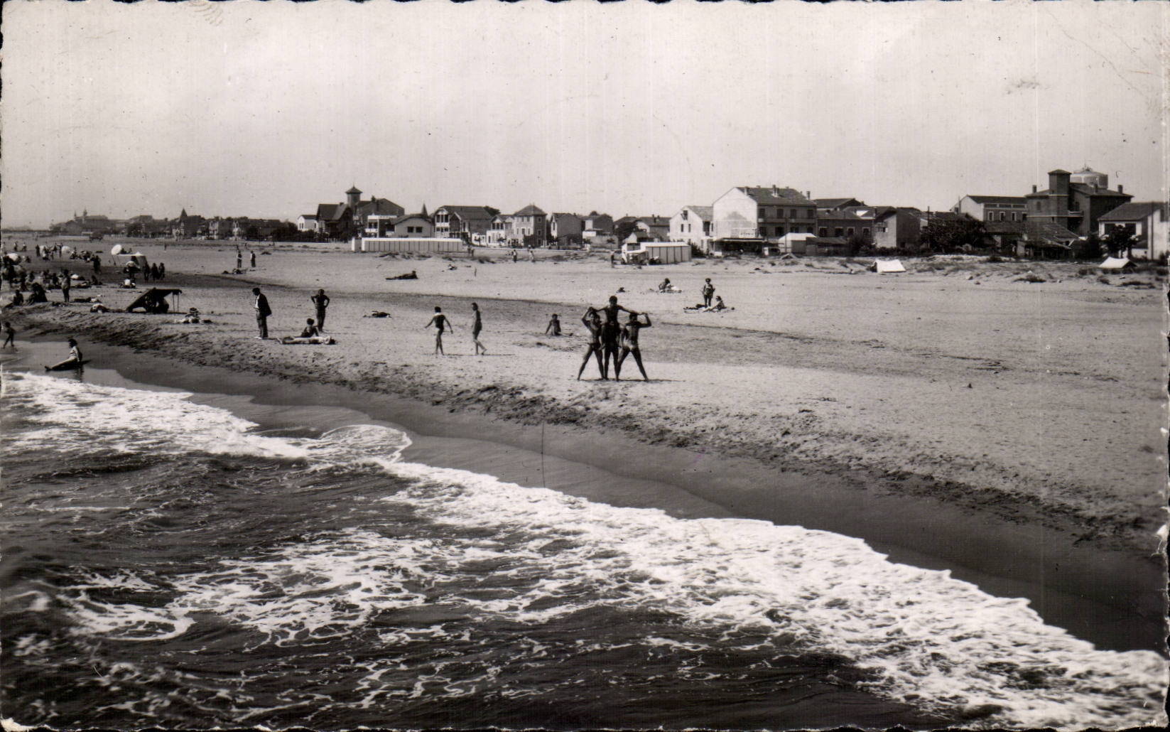 CPSM Valras plage Plage et Chalets