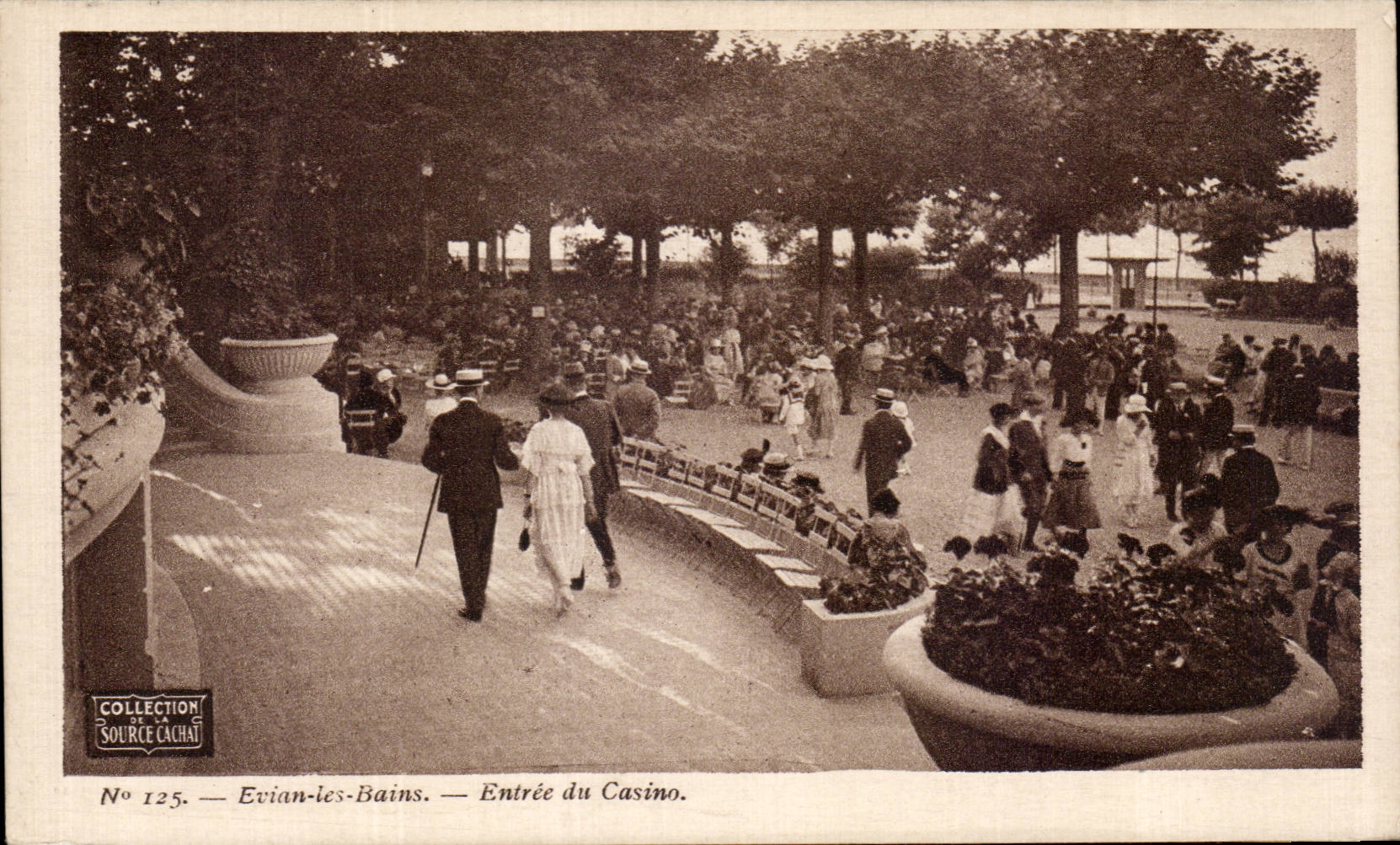 Evian les Bains - Entrance of the Casino - CPA