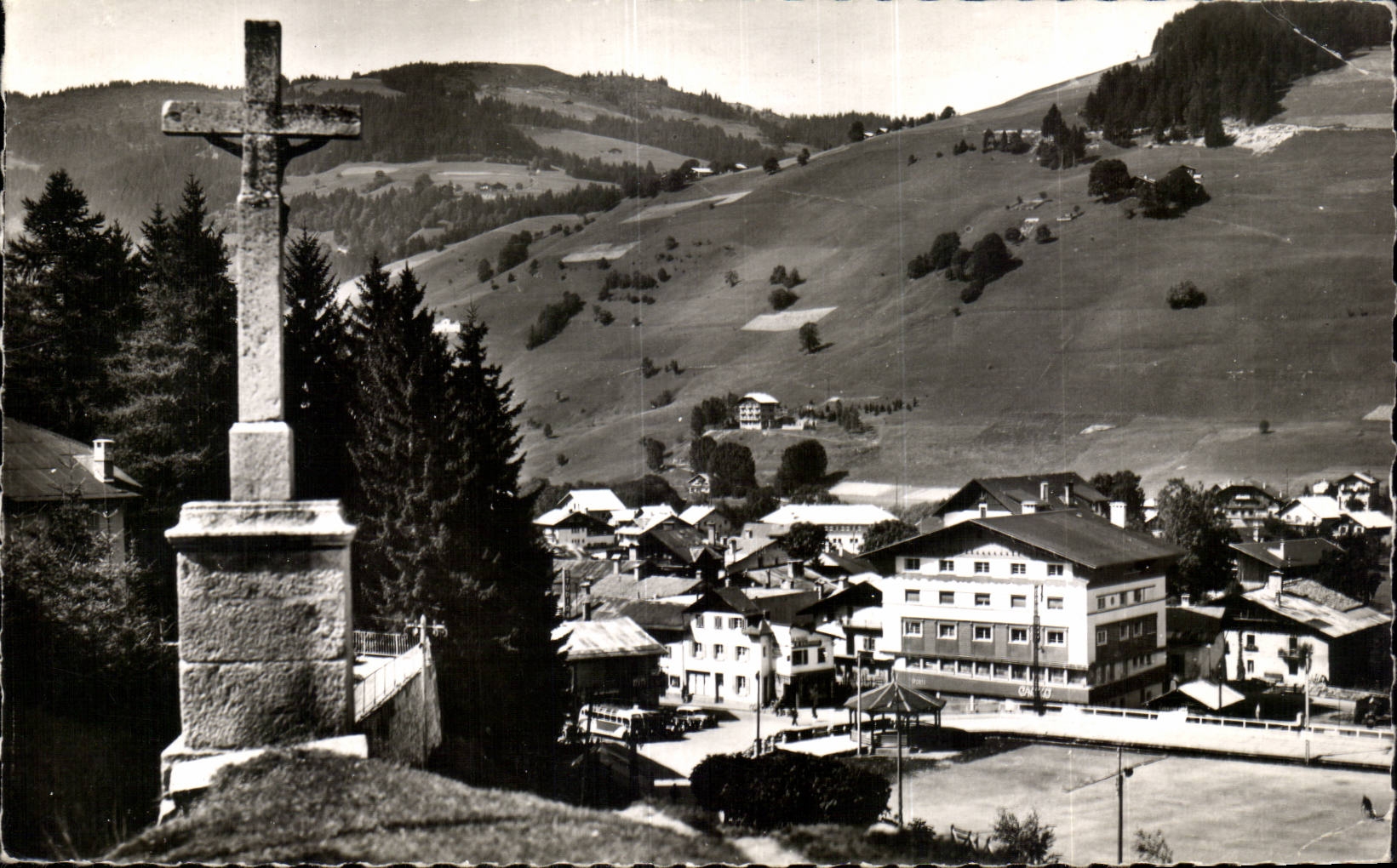 CPA Megeve the cross Saint Michel and the casino