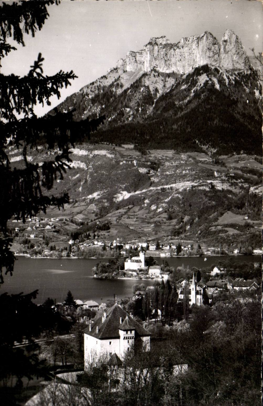 Belleza tranquila de CPSM y de Duingt del lago Annecy