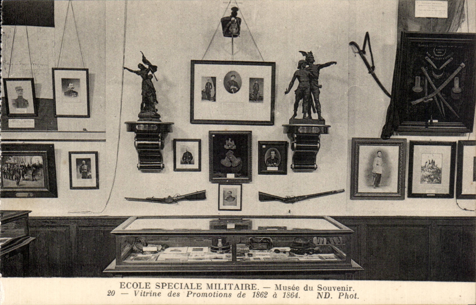 Saint Cyr - - Military Special School - Window of Promotions of 1862 - CPA