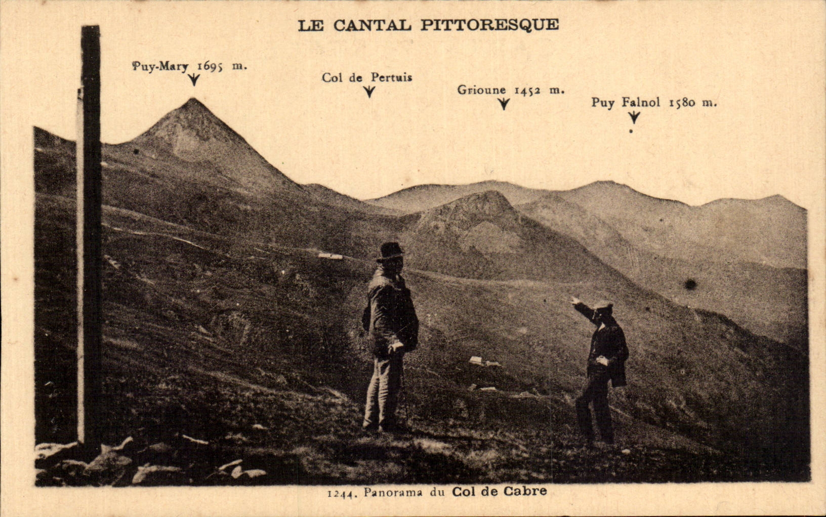CPA Cantal Panorama of the collar of Pulls up