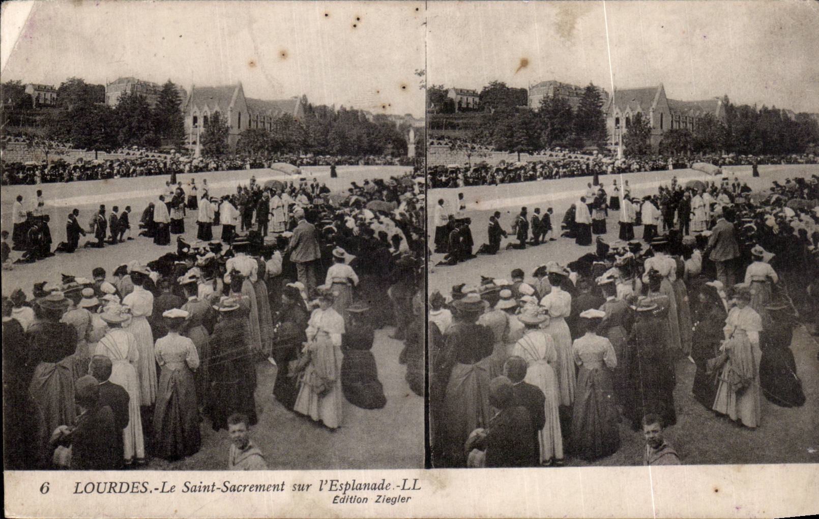 Lourdes - Carte Stereoscopique - Le Saint Sacrement sur l Esplanade - CPA