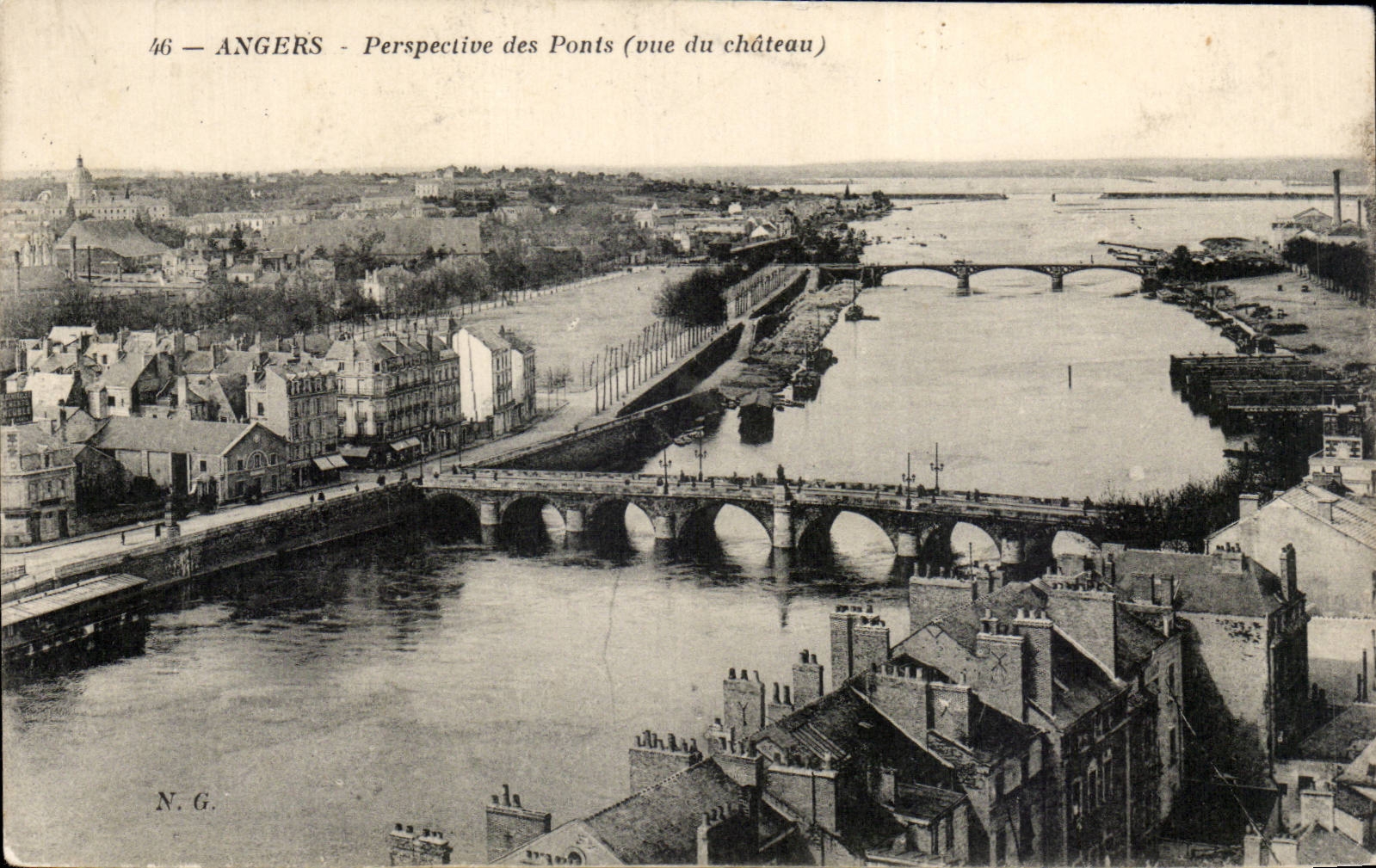 CPA Angers Perspective des ponts (vue du chateau)