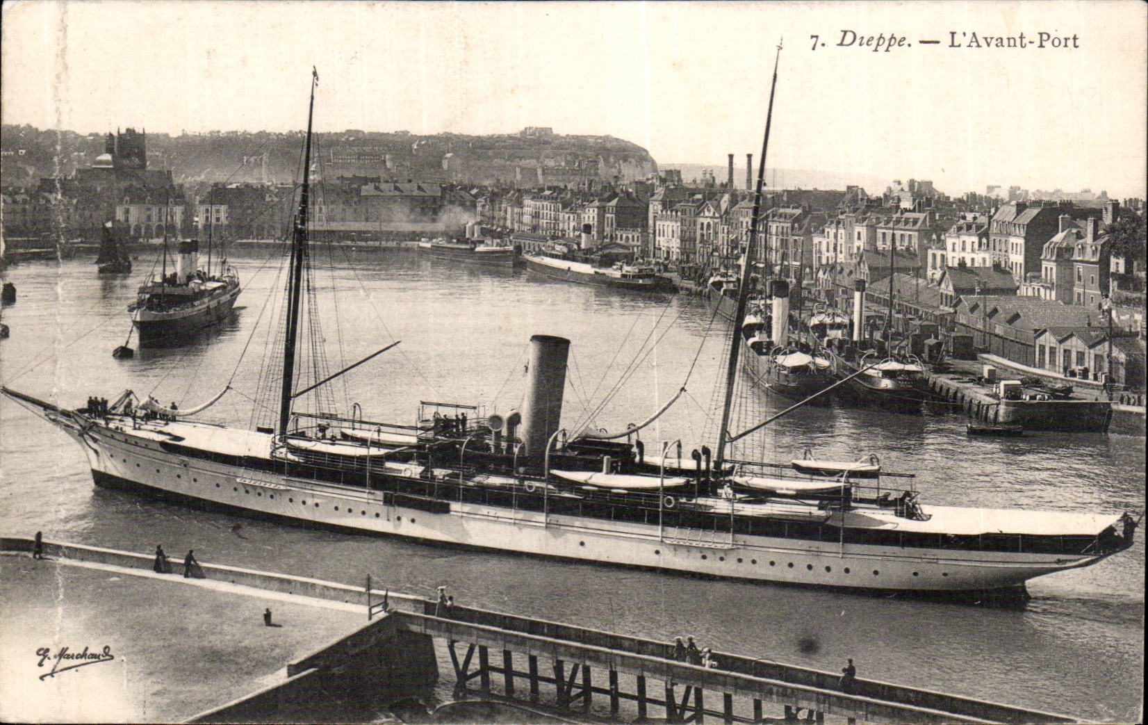 Dieppe - antes del barco de navegacion portuario - CPA