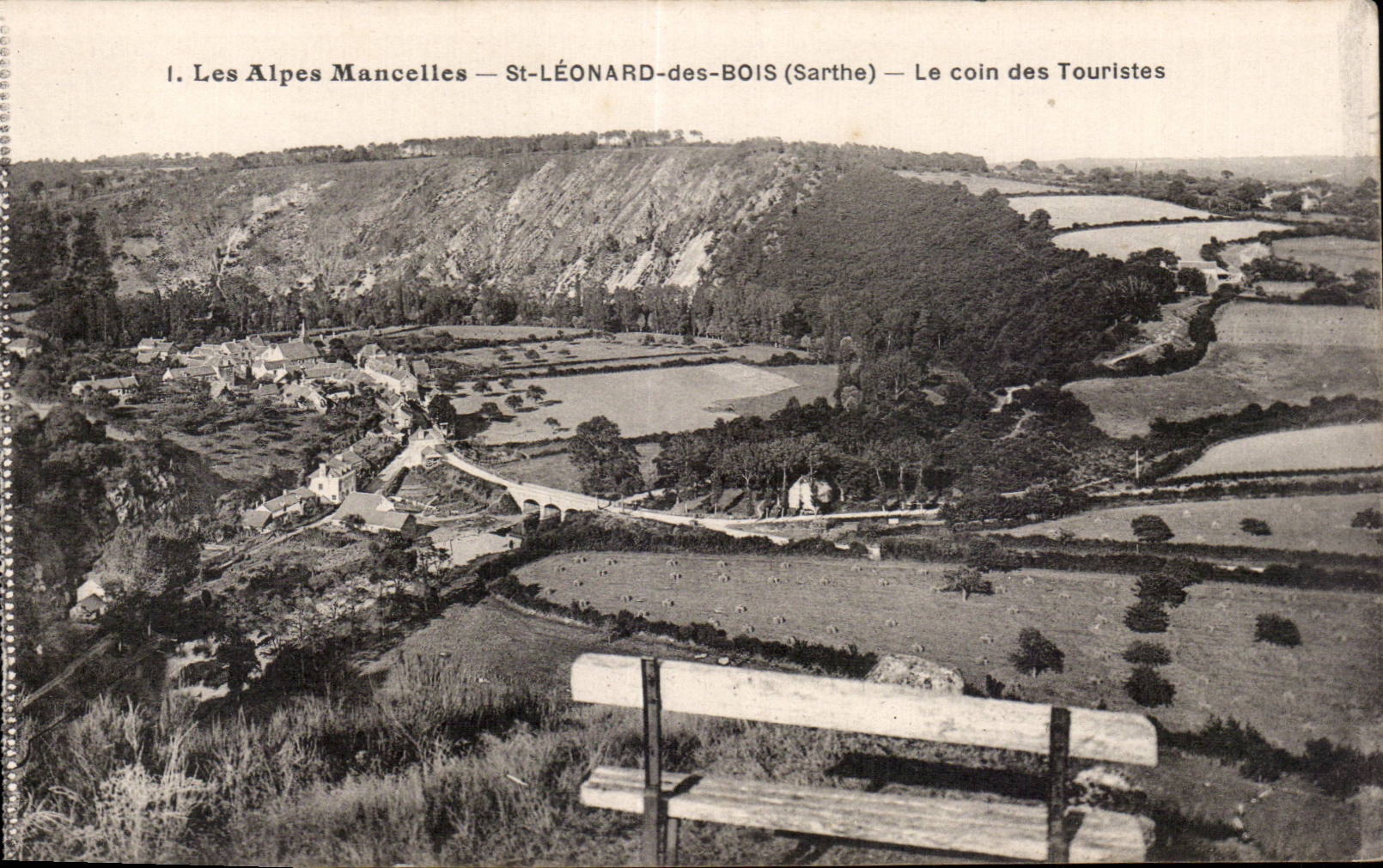 Leonard des Bois - Un Coin des Touristes - CPA