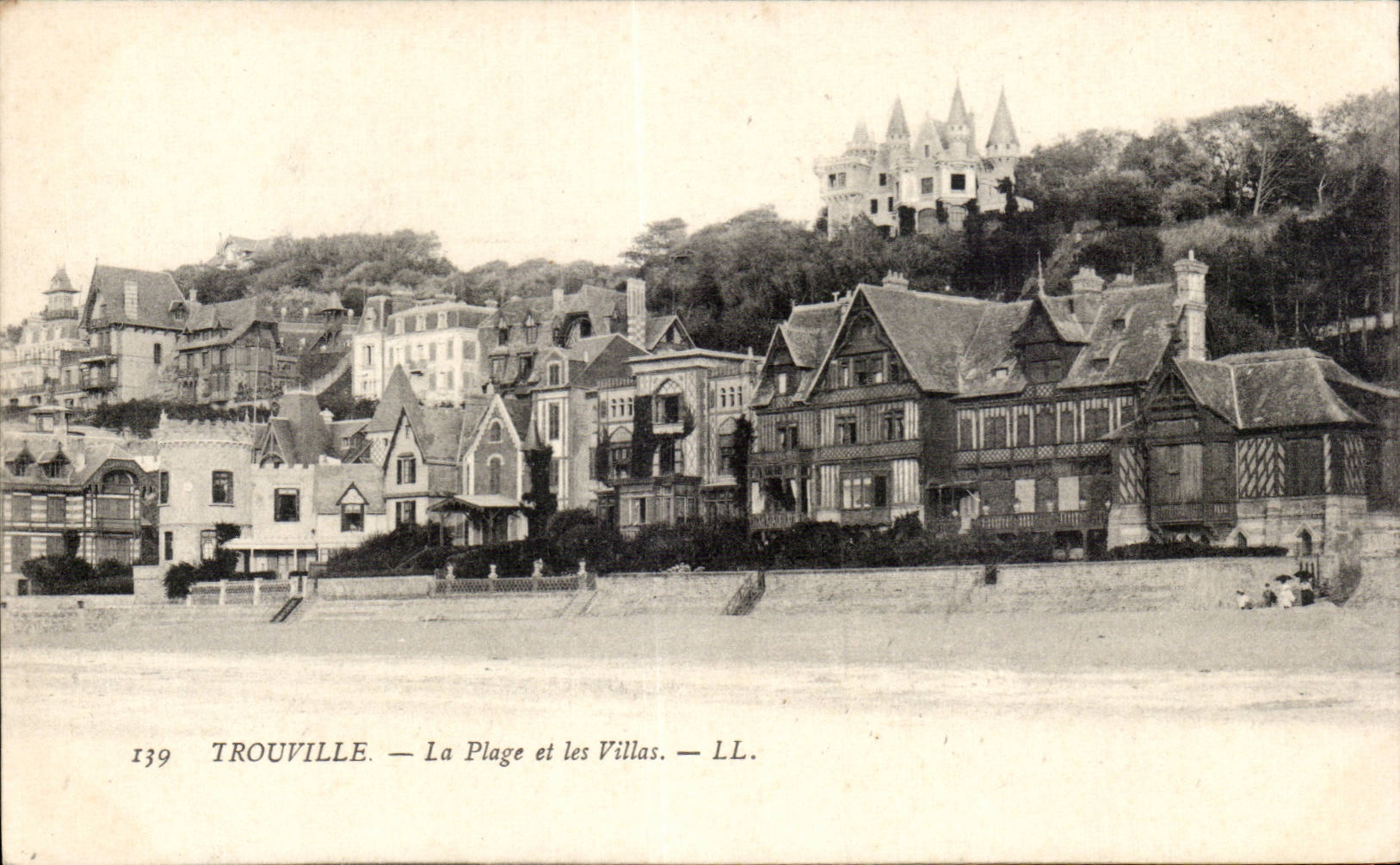 Trouville - La Plage et les Villas - CPA