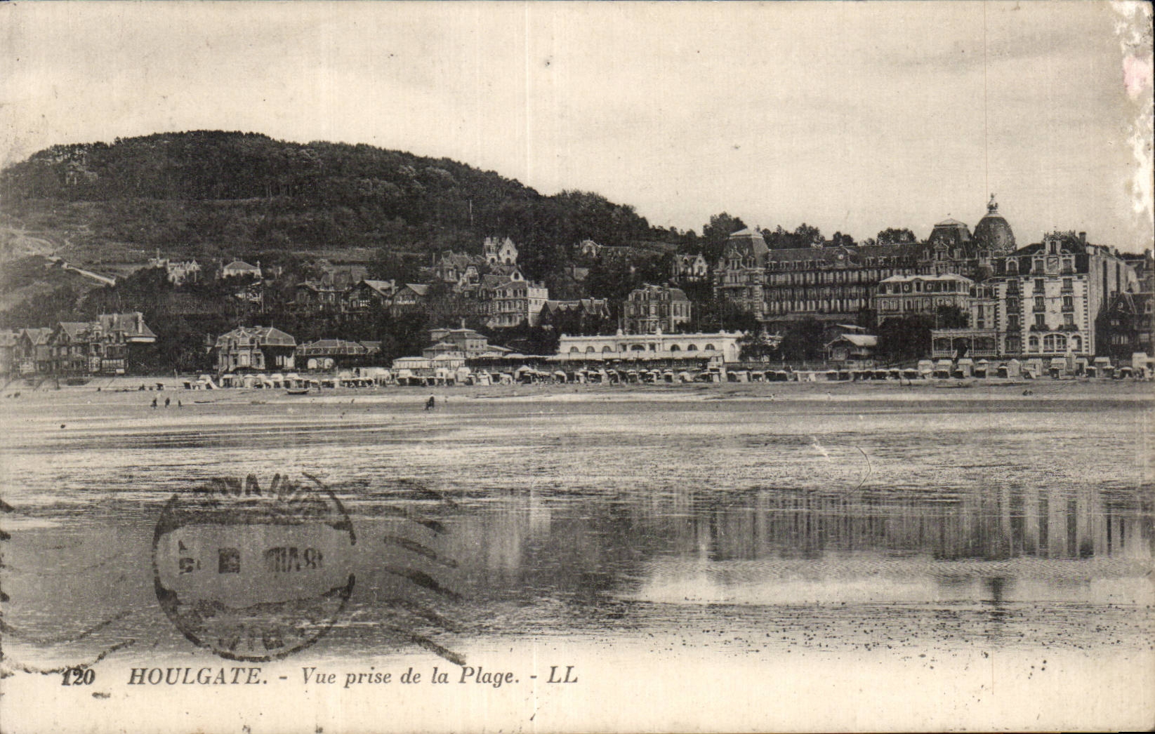 Houlgate - Seen from of the Beach - CPA