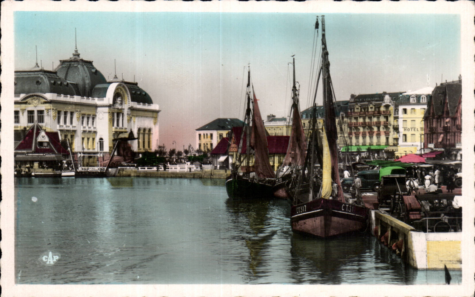 Trouville - Reine des Plages - CPA 