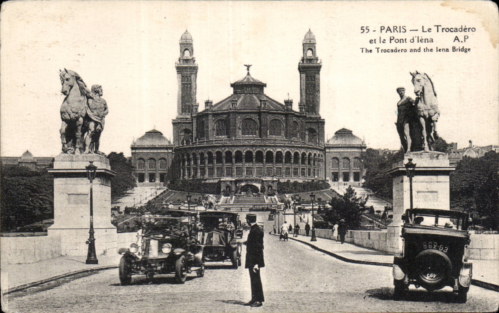 Paris - 16 - Le Trocadero Automobile - CPA
