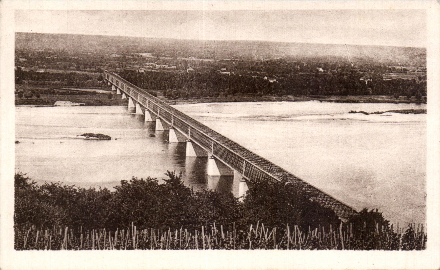 Saumur - Viaduc sur la Loire - CPA 