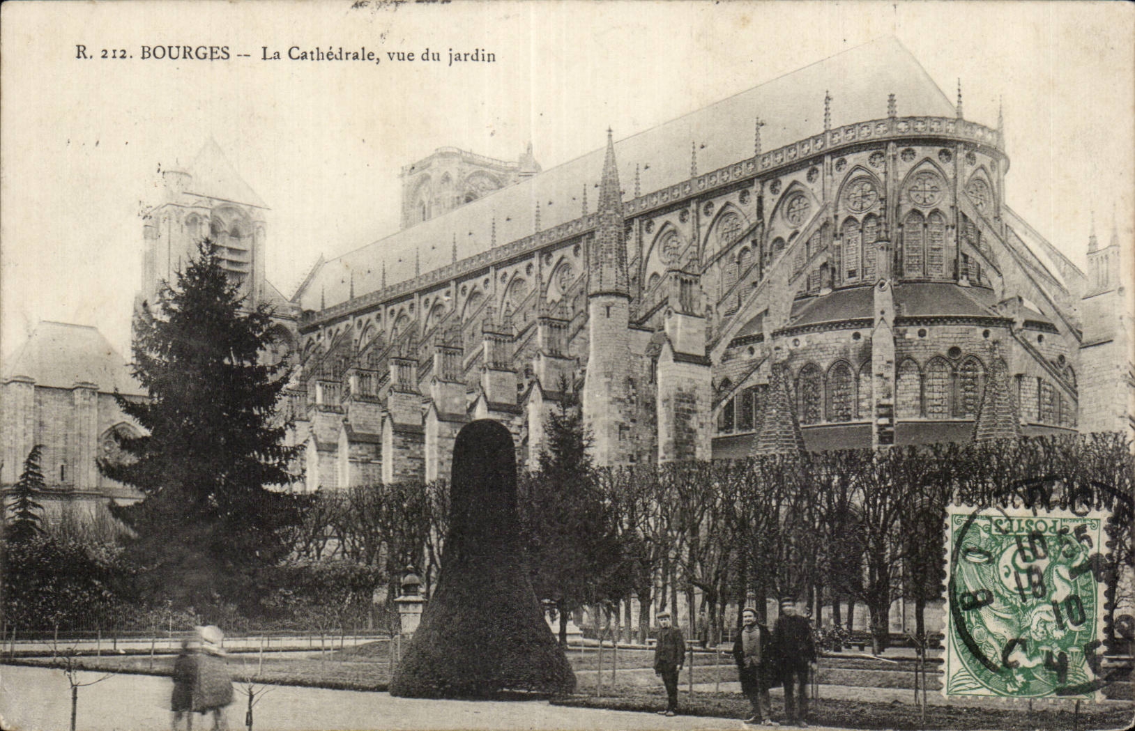 CPA Bourges the cathedral seen of the garden