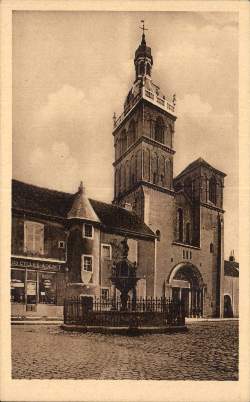 CPA Saulieu Basilica St Andeche Seen together