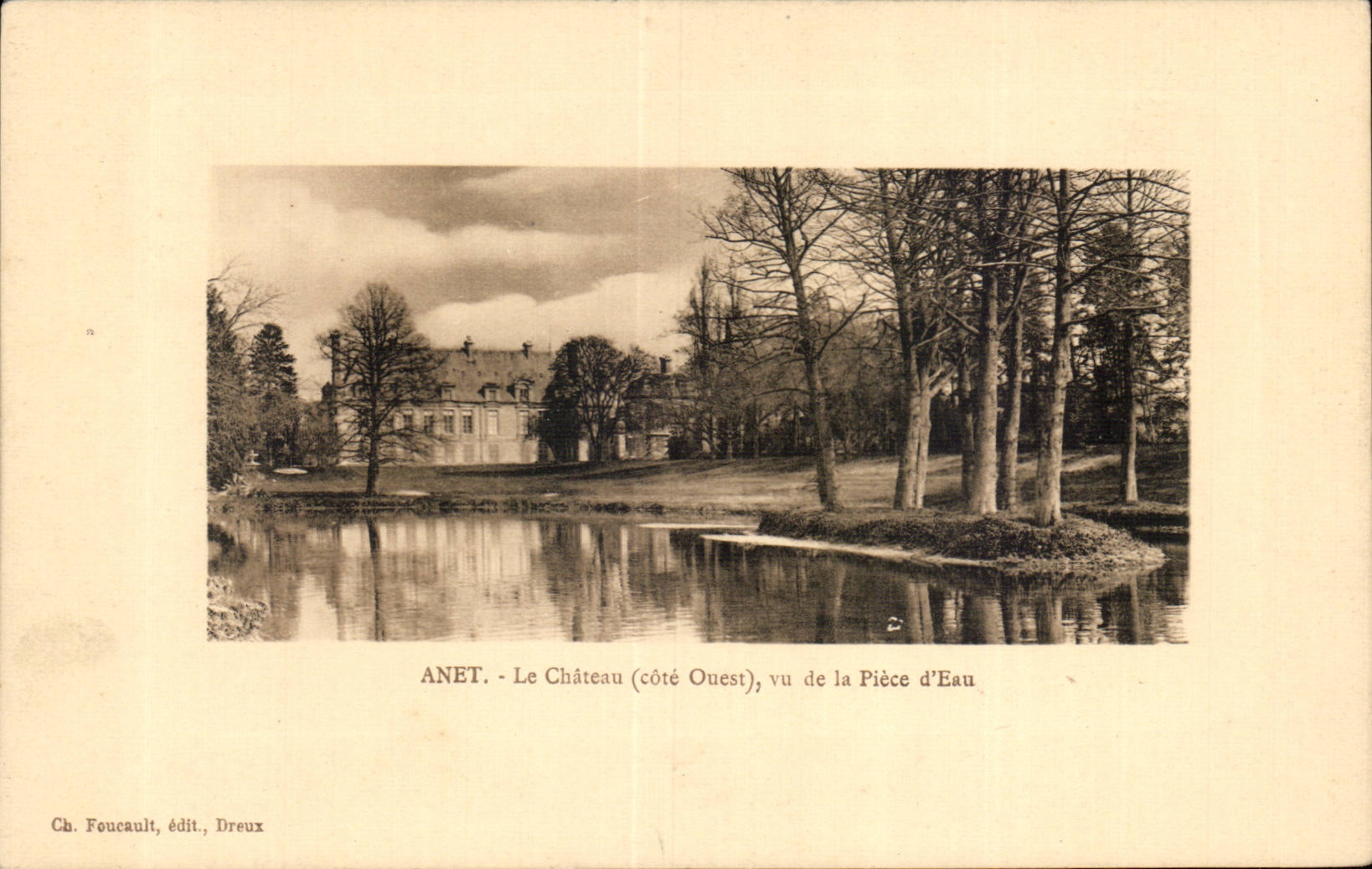 CPA Anet Le chateau vue de la piece d eau