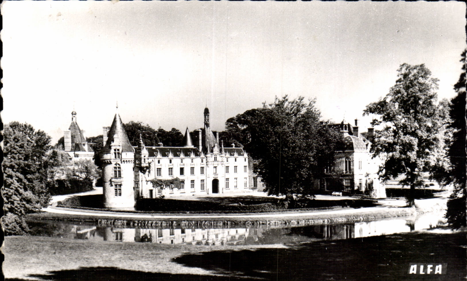 CPSM St Symphorien Le chateau d Esclimont 