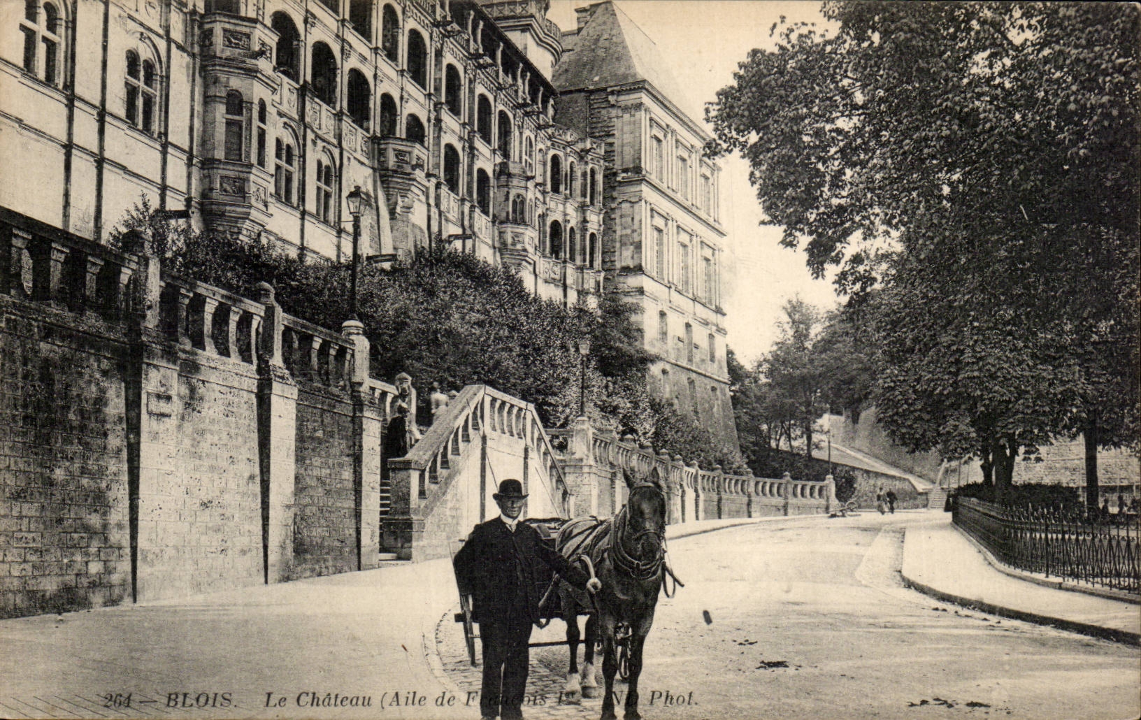 Blois - Le Chateau Attelage Cheval horse - CPA 