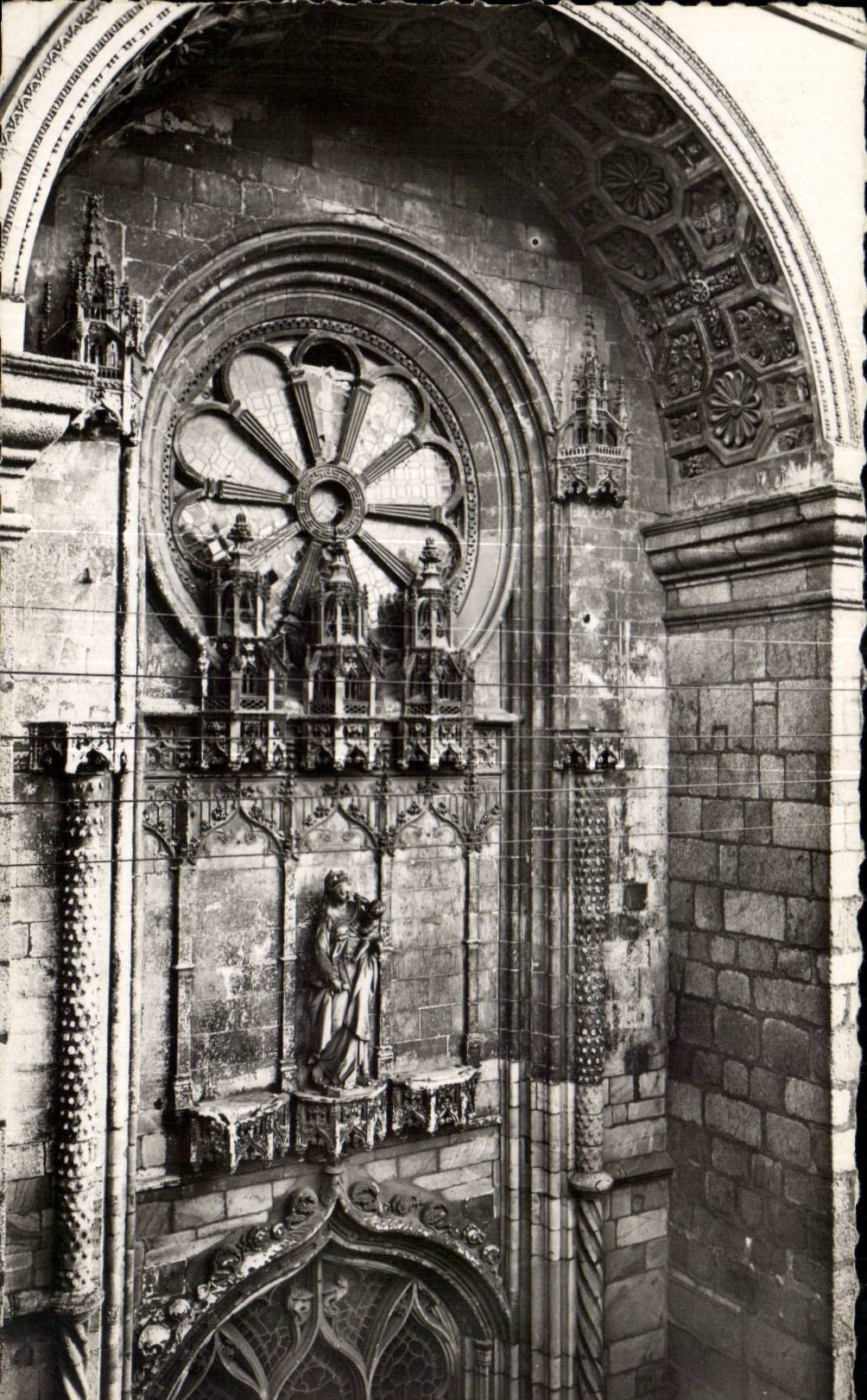 Laval - puerta del santo Venerand de la iglesia - CPA