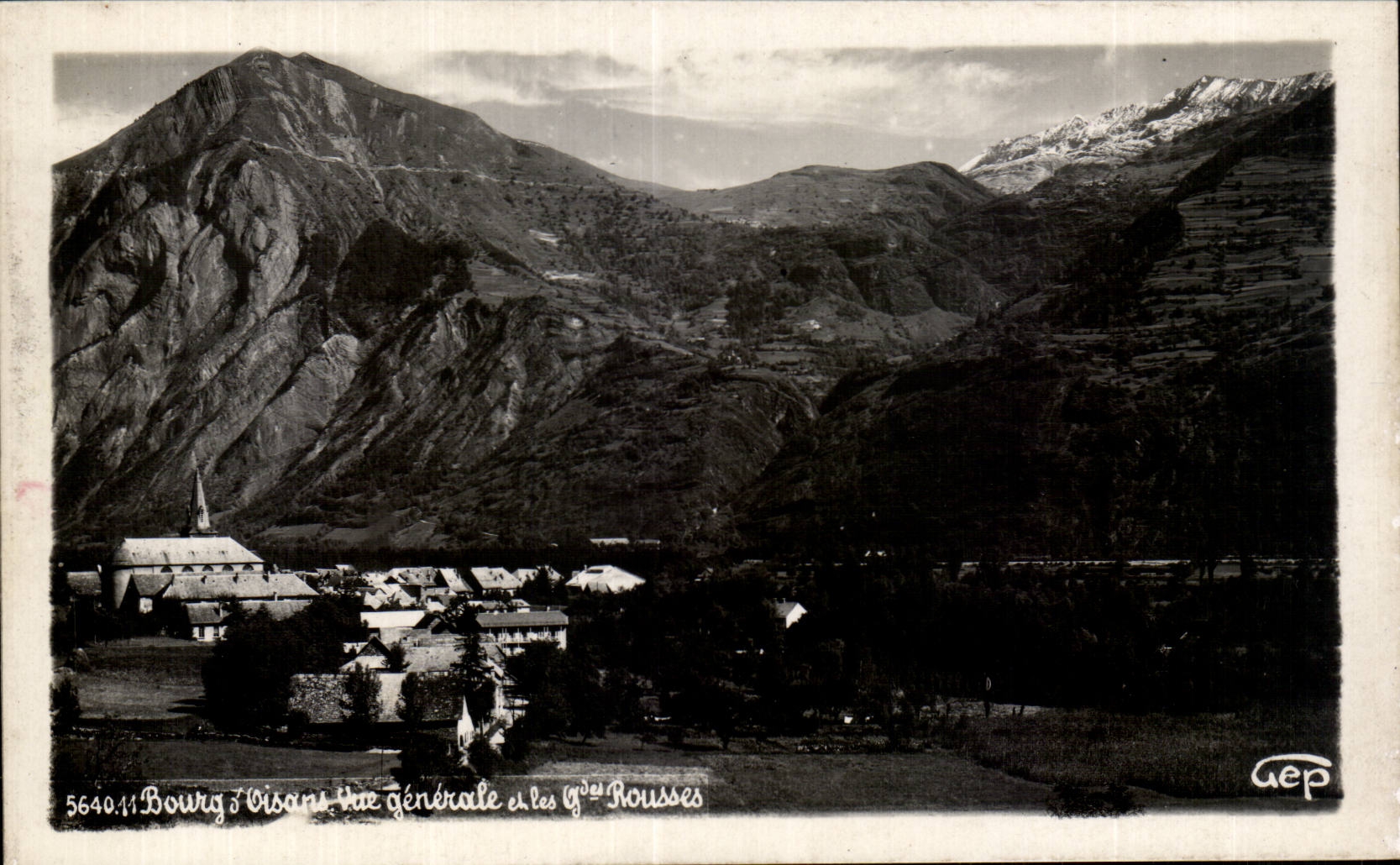 CPSM Borough Oisans View and the large russet-red ones